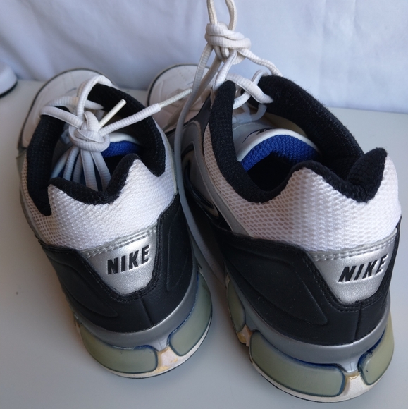 Nike shoes - Picture 3 of 7